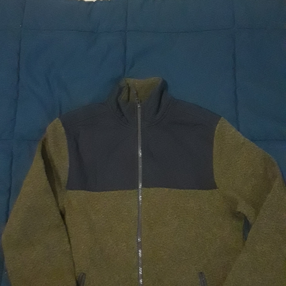 Good Fellow Fleece...(Mens)                      [NEW WITHOUT TAGS]